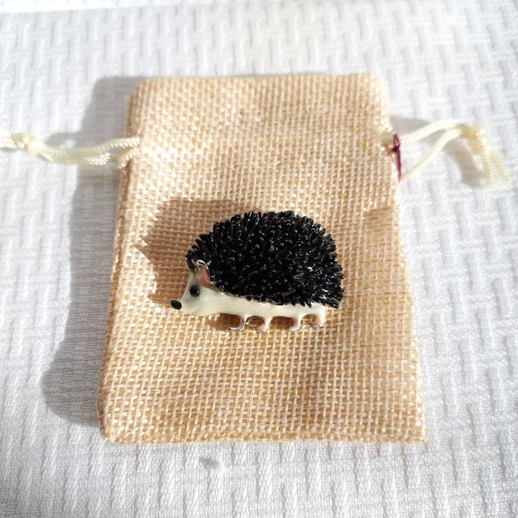 Hedgehog Enamel Pin Broach - Picture 2 of 3